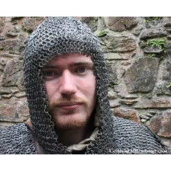 Ulfberth Coif Med Firkantet Halsudskæring, Flade Ringe - Runde Nitter, 8 Mm -Svaerd Salg coif med firkantet halsudskaering flade ringe rund 2