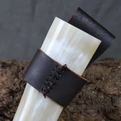 Mytholon Drikkehorn Holder Louis Brun -Svaerd Salg drikkehorn holder louis brun 3