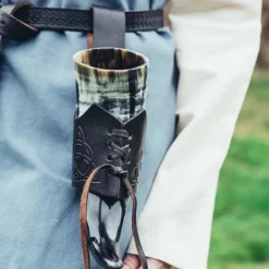 Leonardo Carbone Drikkehornsholder Triquetra, Mørkebrun -Svaerd Salg drikkehornsholder triquetra morkebrun 3