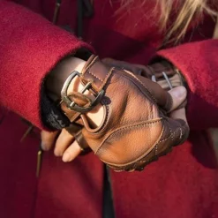 Epic Armoury Fingerløse Handsker I Læder, Brune 8 Epic Armoury Fingerløse Handsker I Læder, Brune -Svaerd Salg fingerlose handsker i laeder brune 1