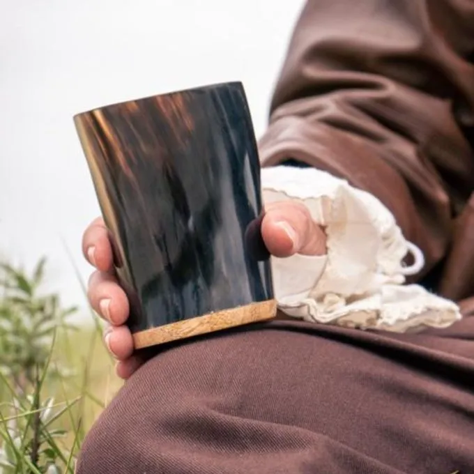 Epic Armoury Horn Cup Eventyrer, Mørk 3 Epic Armoury Horn Cup Eventyrer, Mørk