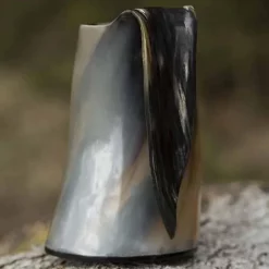 Epic Armoury Horn Kop Med øre 0,5L, Lys -Svaerd Salg horn kop med ore 05l lys 2