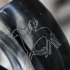 Deepeeka Hornkopp Odin Med Sleipnir 9 Deepeeka Hornkopp Odin Med Sleipnir -Svaerd Salg hornkopp odin med sleipnir 2